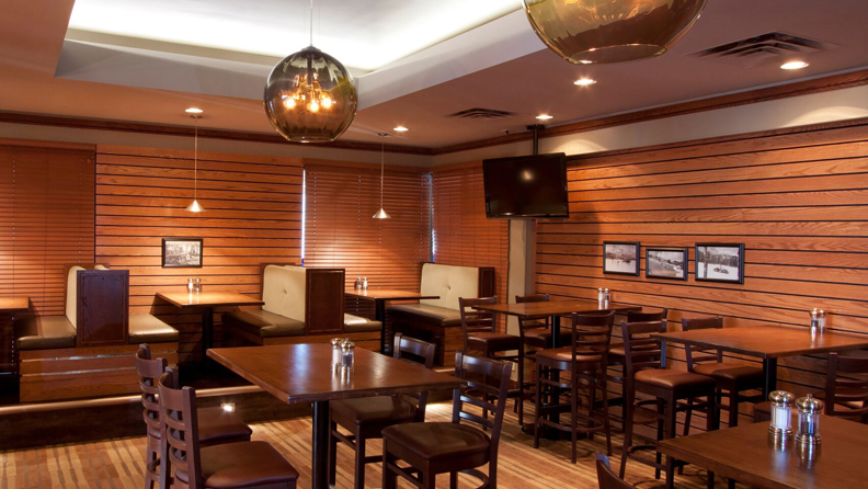 canada - jasper - jespers_inn suites_restauranter_02 copy