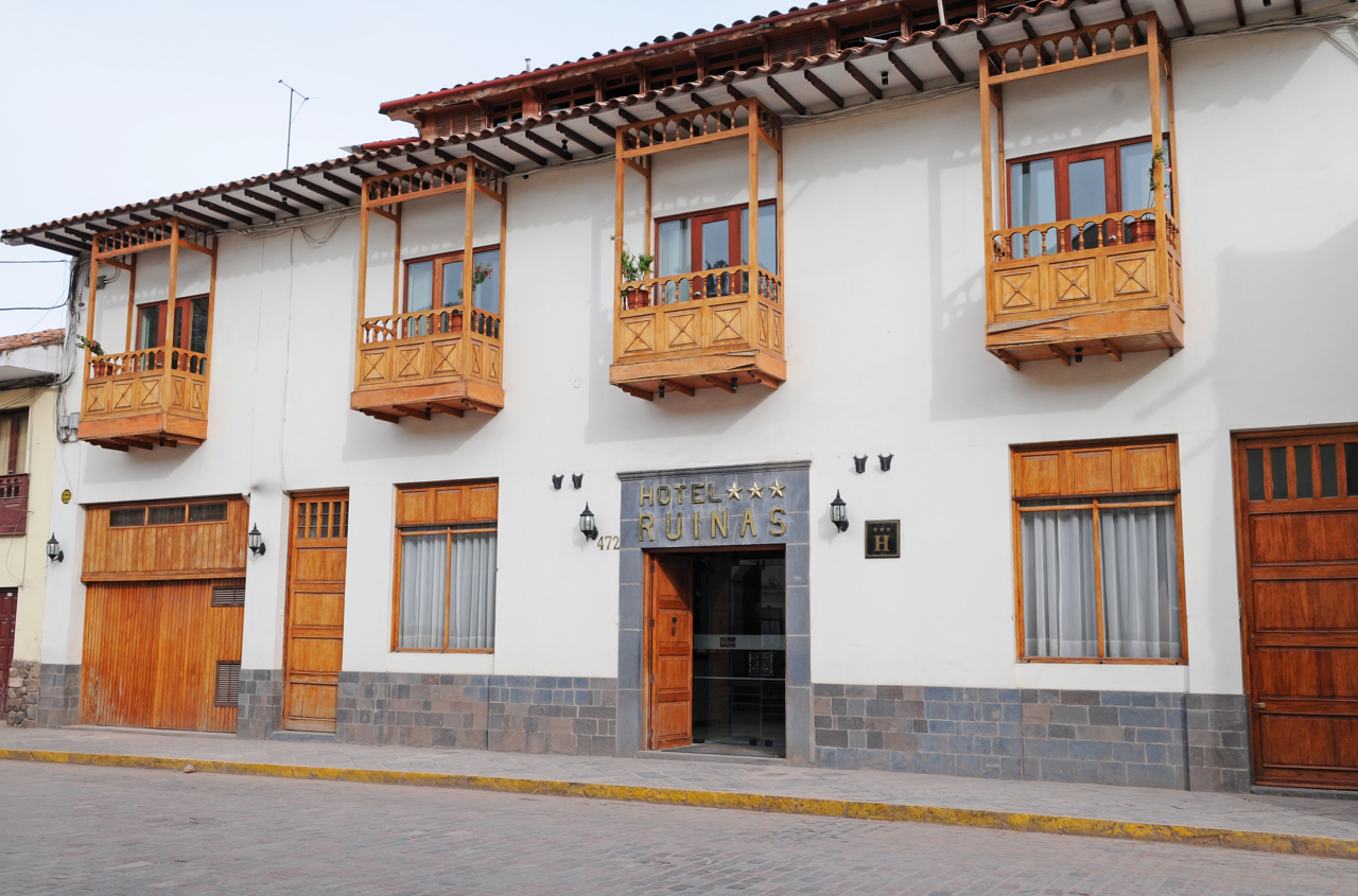 peru - cuzco - hotel ruinas_altan_facade_01