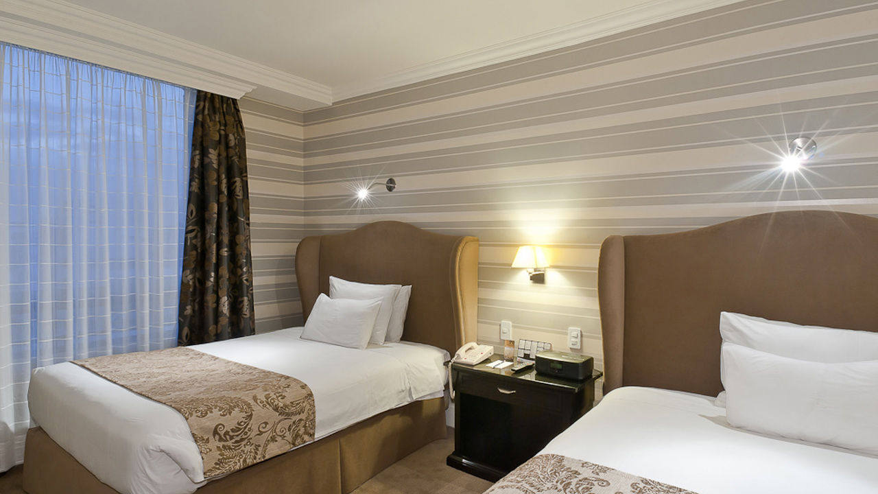 hotel dann carlton_vaerelse_superioer twin room_01