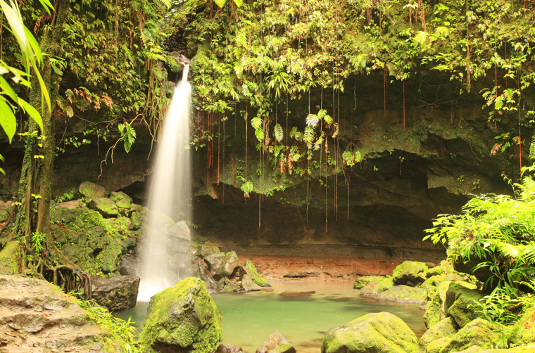 roseau_dominica_vandfald_01