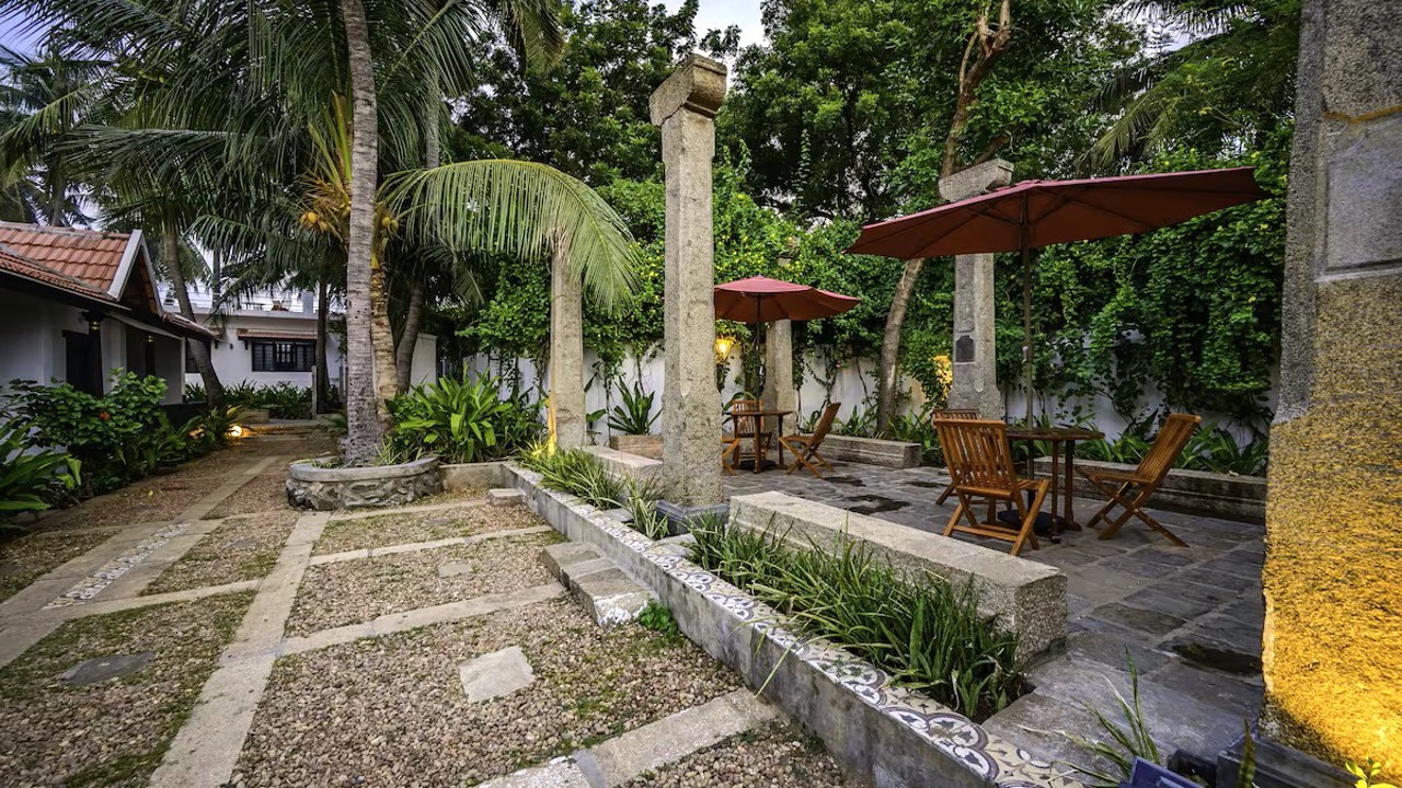 Have Neemrana's Coconut Alley