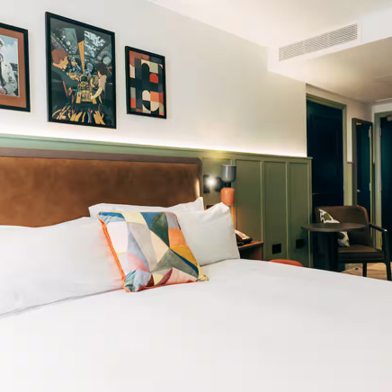 King Accessible Bedroom K1rrd
