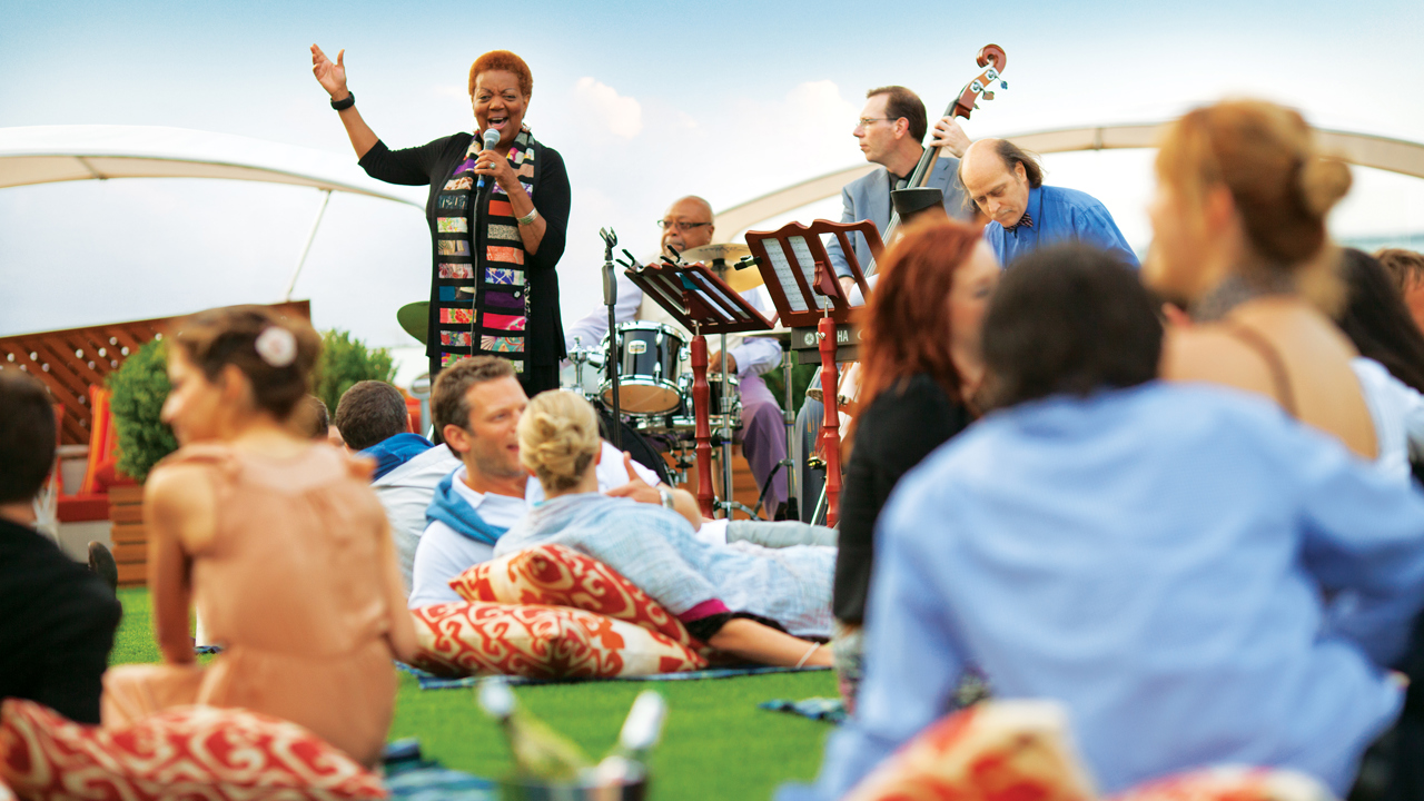 celebrity silhouette_live musik