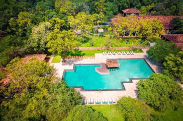 Amaya Lake Dambulla Pool 2
