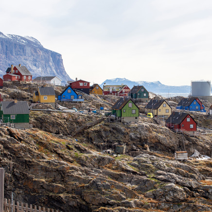 Farvede huse i Uummanaaq