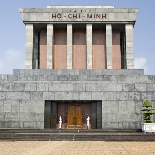 Vietnam - hanoi_ho chi minh_mausoleum_08