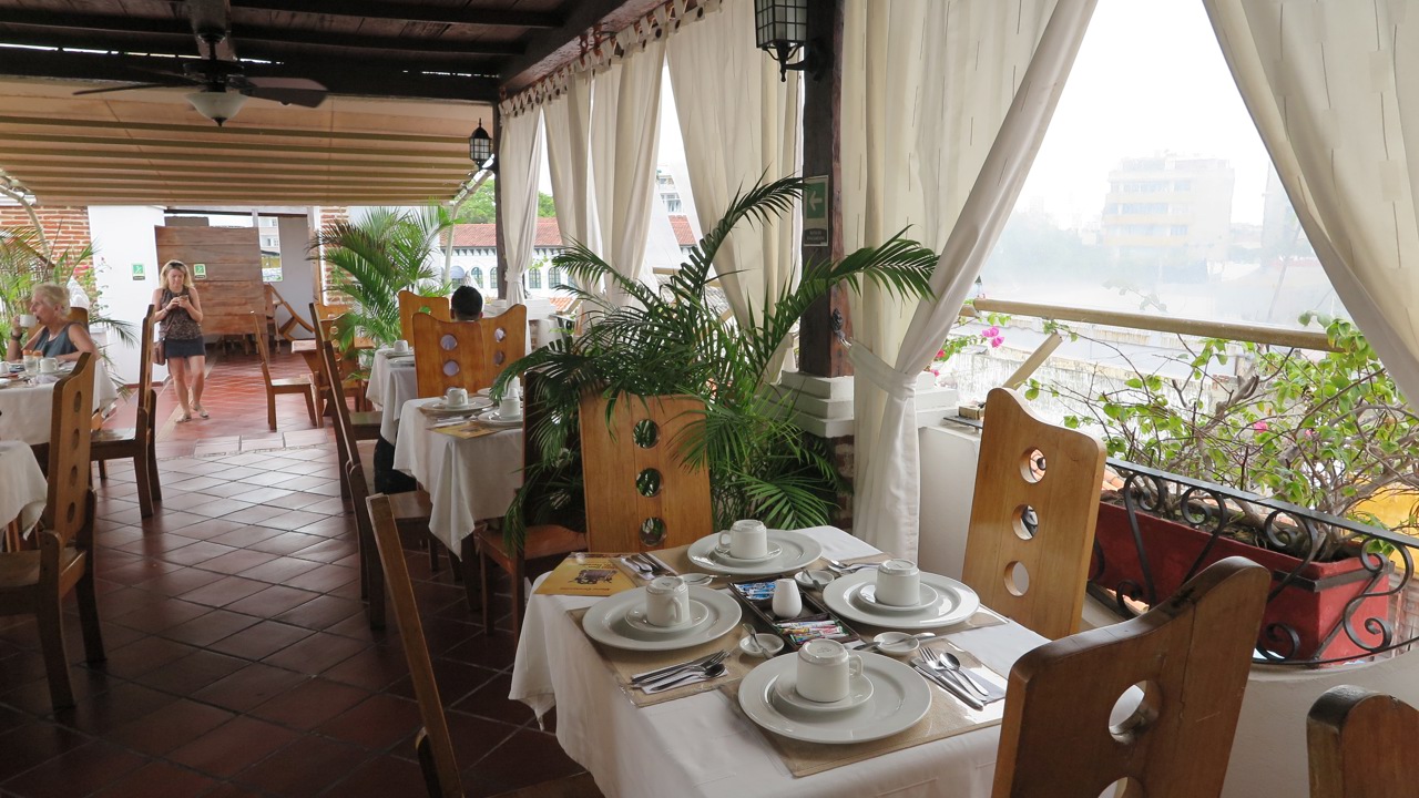 colombia - pedro-de-herdia_restaurant med udsigt_01