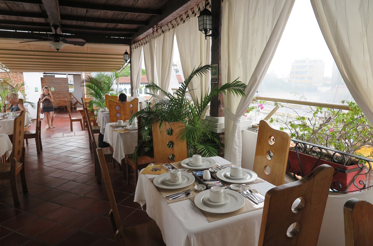 colombia - pedro-de-herdia_restaurant med udsigt_01