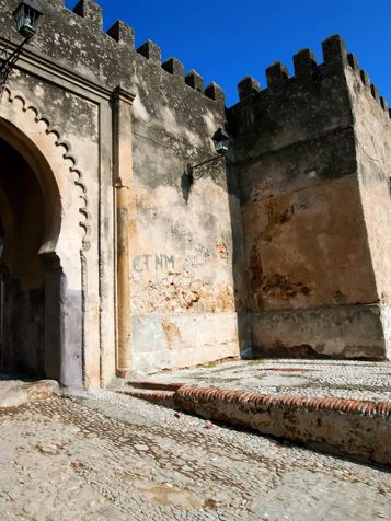 Vi smutter også over Gibraltarstrædet til Tanger i Marokko...