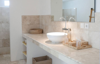 bali - gili-øerne - Hotel_seri_resort_gili_meno_garden_og_seaview_suites_bathroom_01