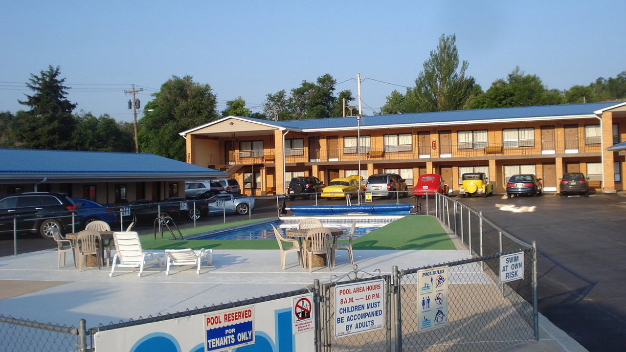 Hot Springs Hill Inn USA SD Pool 01