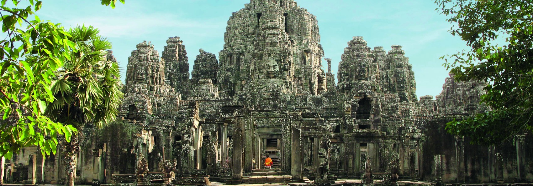 cambodia - siem reap_bayon tempel_blaa himmel_01