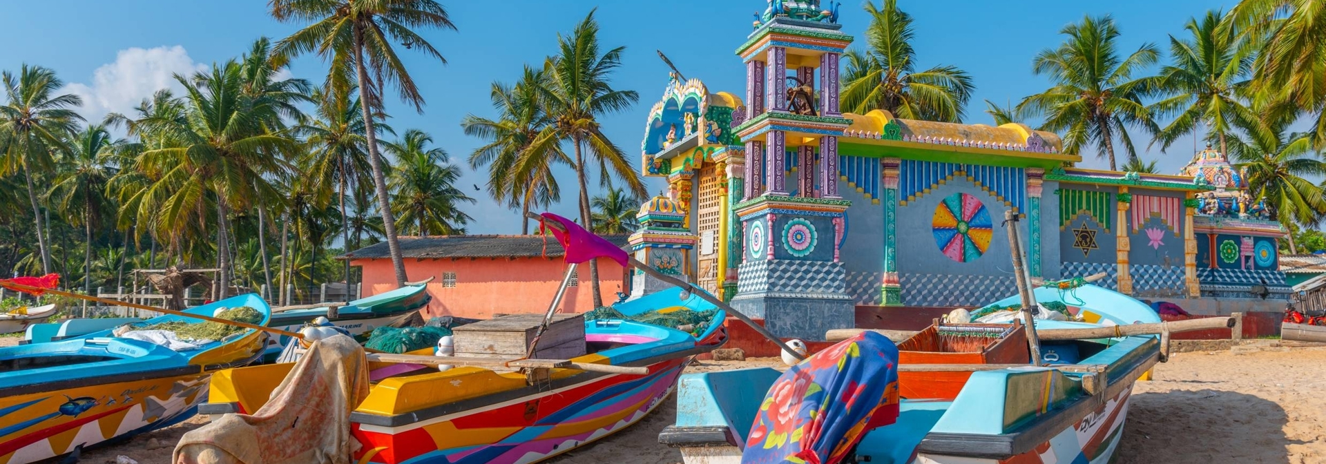 Trincomalee Strand Med Både Og Bådhus