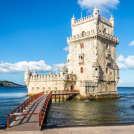 Over år har Belémtårnet i Lissabon rykket sig tættere og tættere på land i Tejofloden.