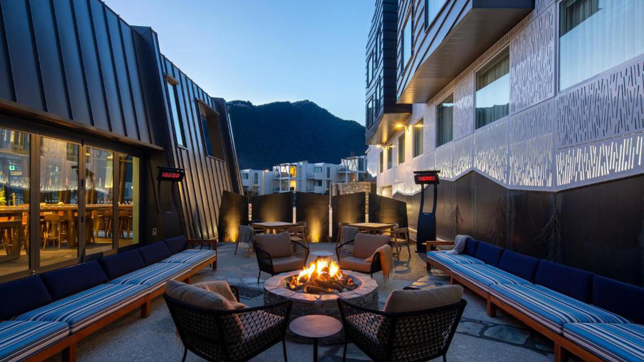 Holiday Inn Express Queenstown New Zealand Roof Top Deck