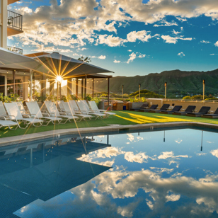 Queen Kapiolani Hotel Pool 02