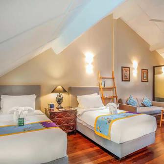 Twin Bed Room