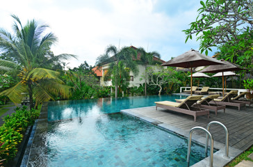 bali - pertiwi resort spa_pool stole