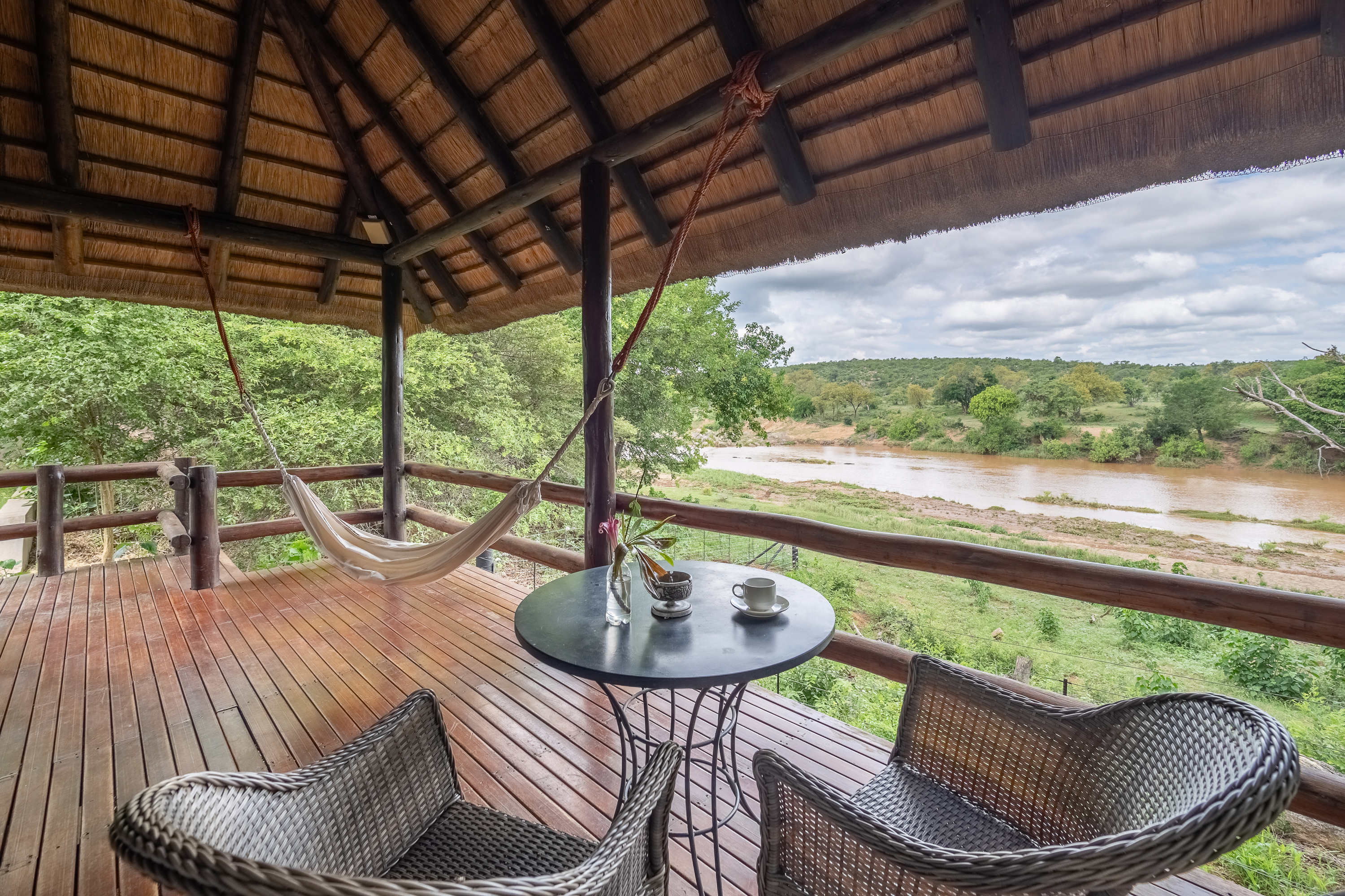 Nyati Safari Lodge River Bungalows 04