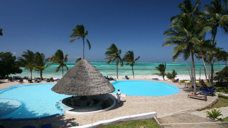 karafuu resort_pool_01
