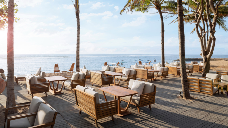 bali - sanur - sanur_segara village_beach_front_2022_beach_deck_lounge_01