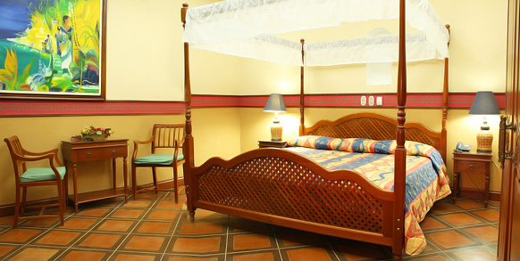 mexico - puebla - hotel colonial_double room_vaerelse_01