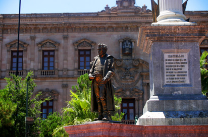 Chihuahua Miguel Hidalgo Statue As 186638975