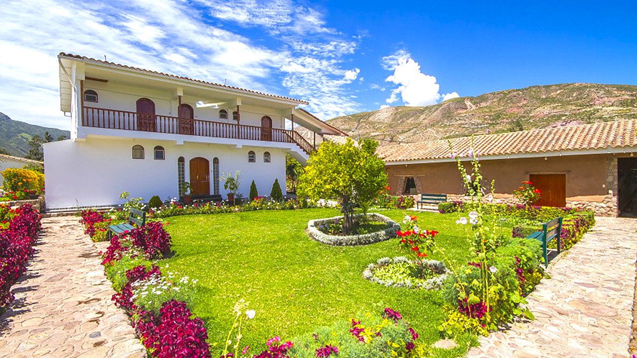Hotel Agustos Urubamba Ext 04