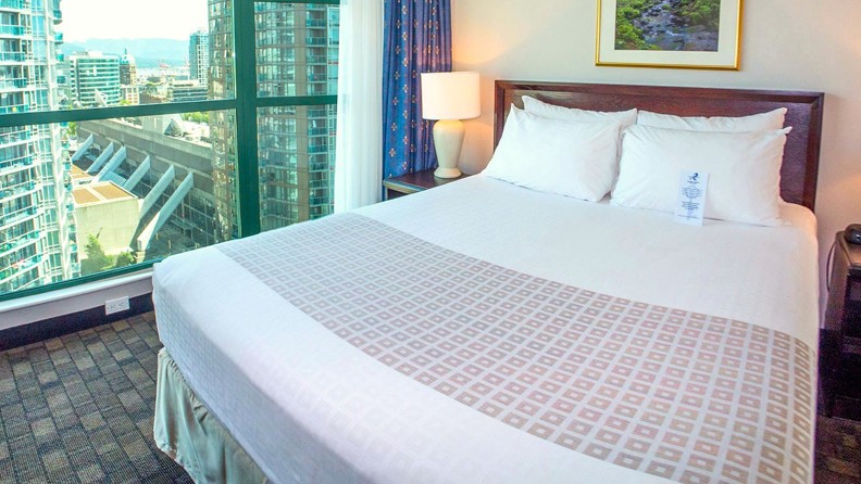 Rosedale On Robson Suite Hotel Værelse 01