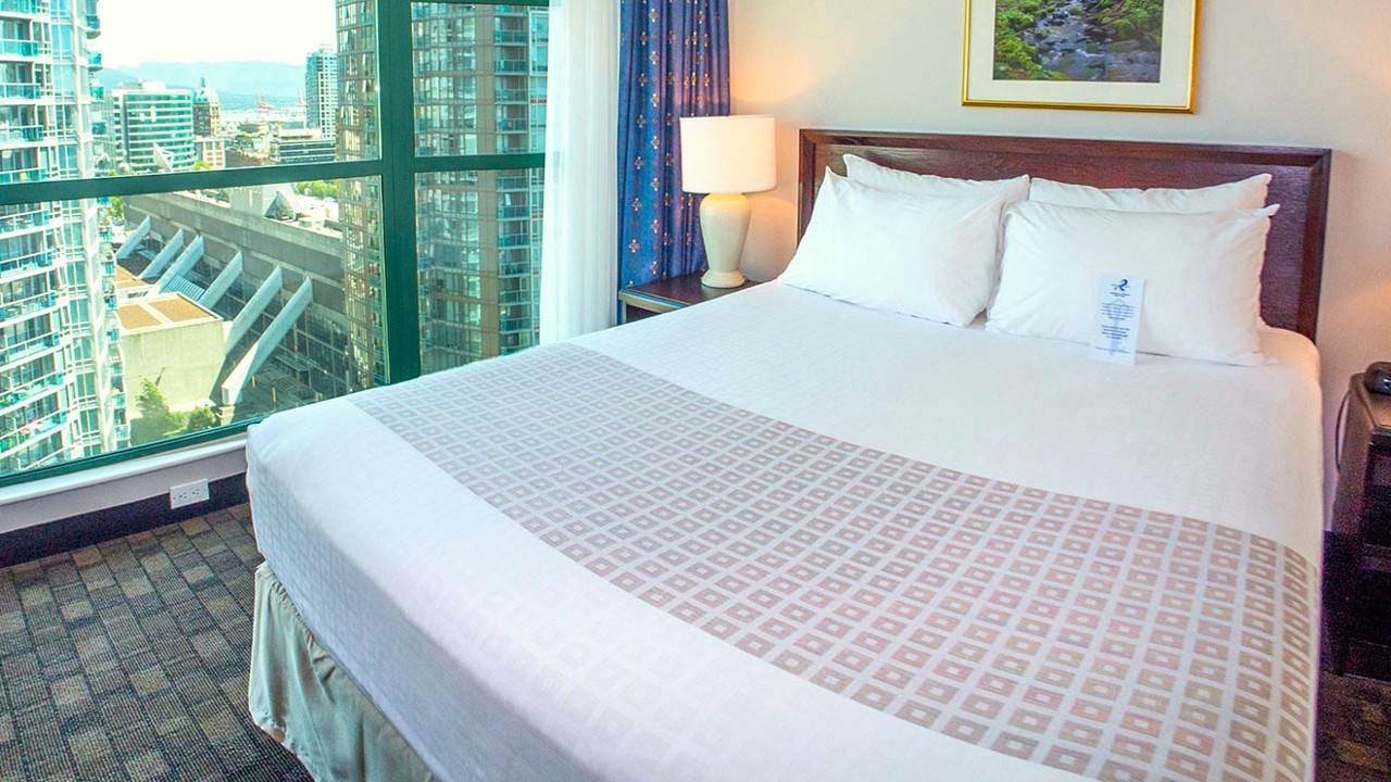 Rosedale On Robson Suite Hotel Værelse 01