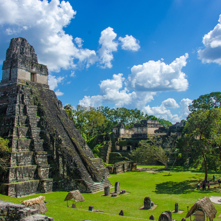 guetemala_tikal_pyramide_01