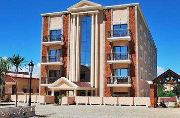 le royal palace_facade_01