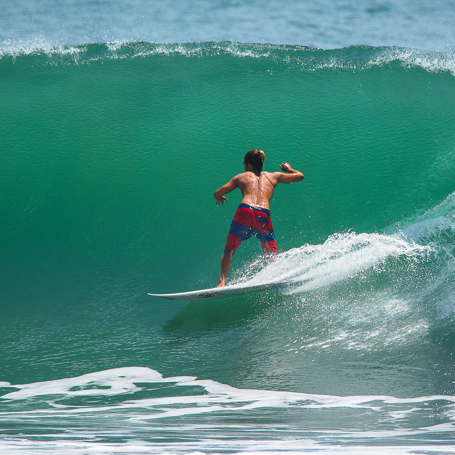 costa rica - hermosa beach_surfer_01