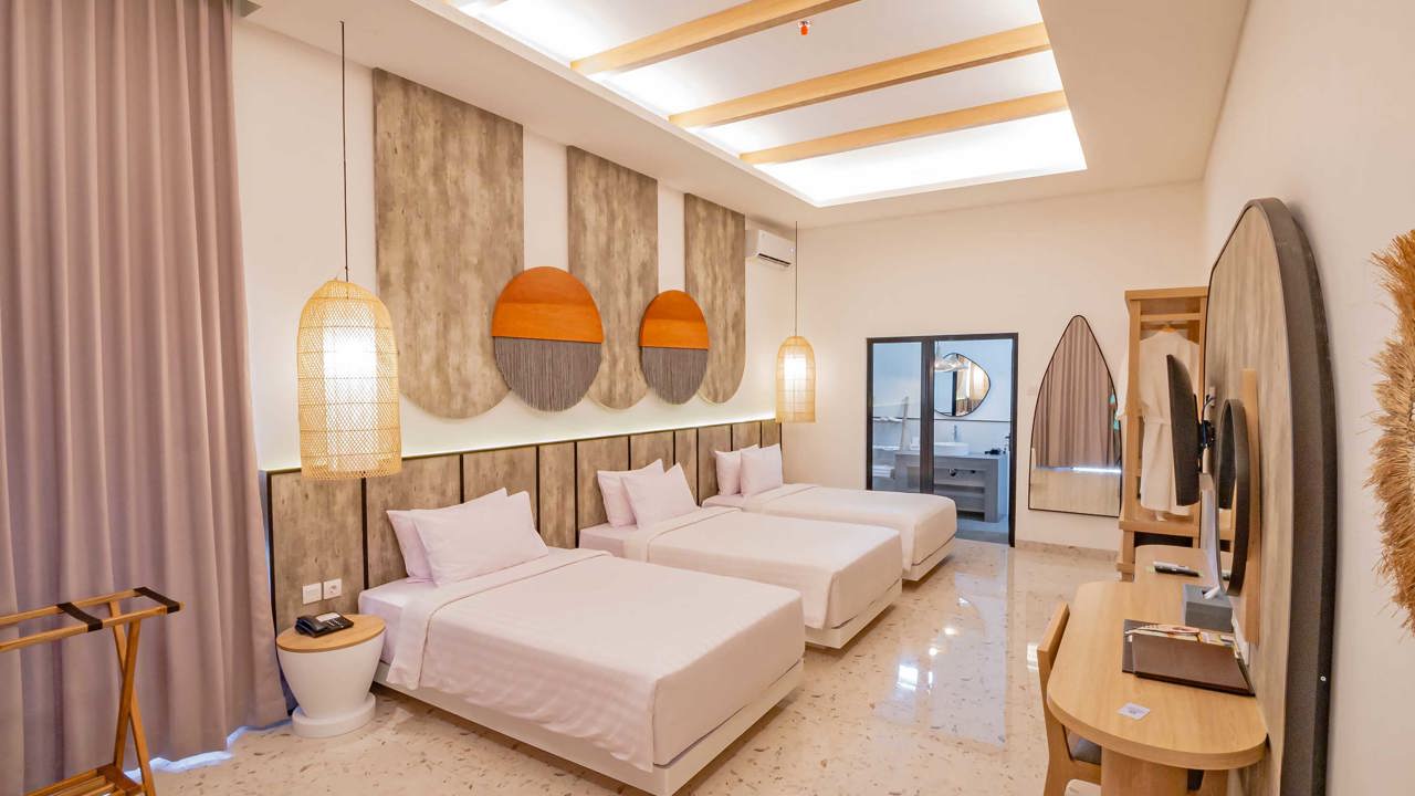 Room Interior 3 Beds