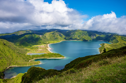 Fogo_lake_01