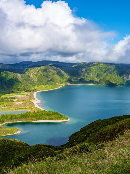 Fogo_lake_01