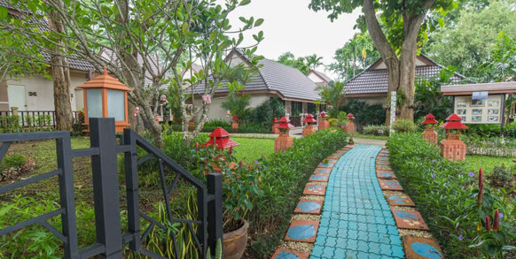 Chiang Khong Teak Garden Riverfront Hotel Garden