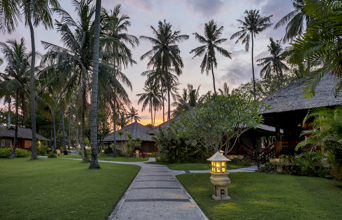bali - lombok - Merumatta_Senggigi_Lombok_Deluxe Seaview Bungalow_01