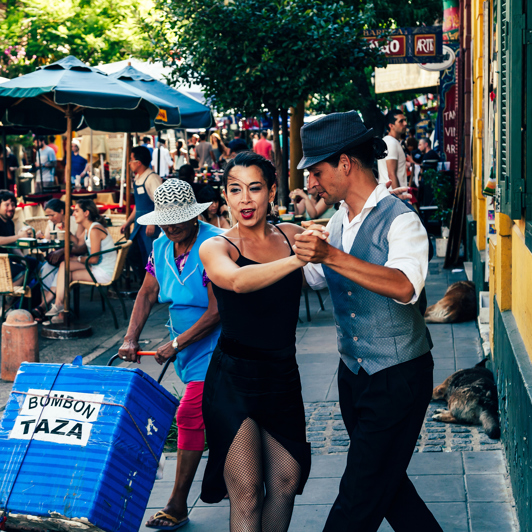 Vi oplever selvfølgelig også Tango i Argentinas hovedstad.
