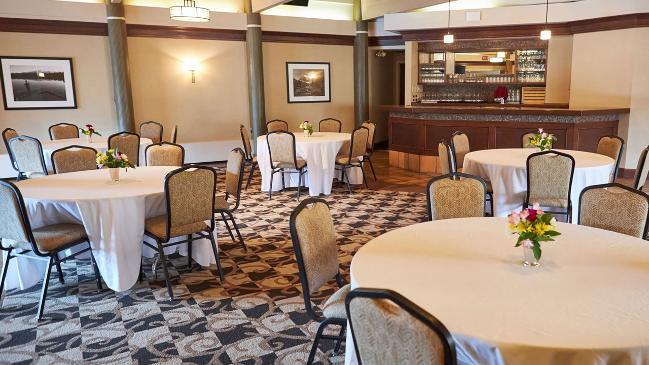 canada - jasper - jespers_inn suites_restauranter_03 copy