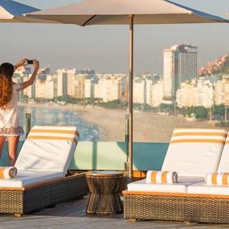 Rooftop Daybed Parasol