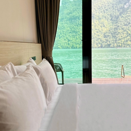 360 Issara Deluxe Room 02