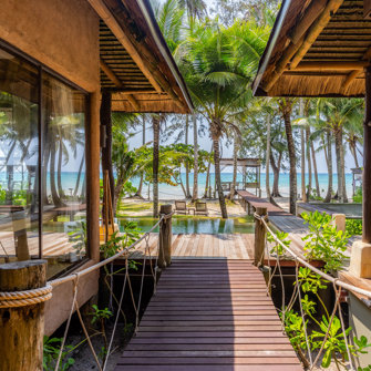 Beachfront Suite Pool Villa