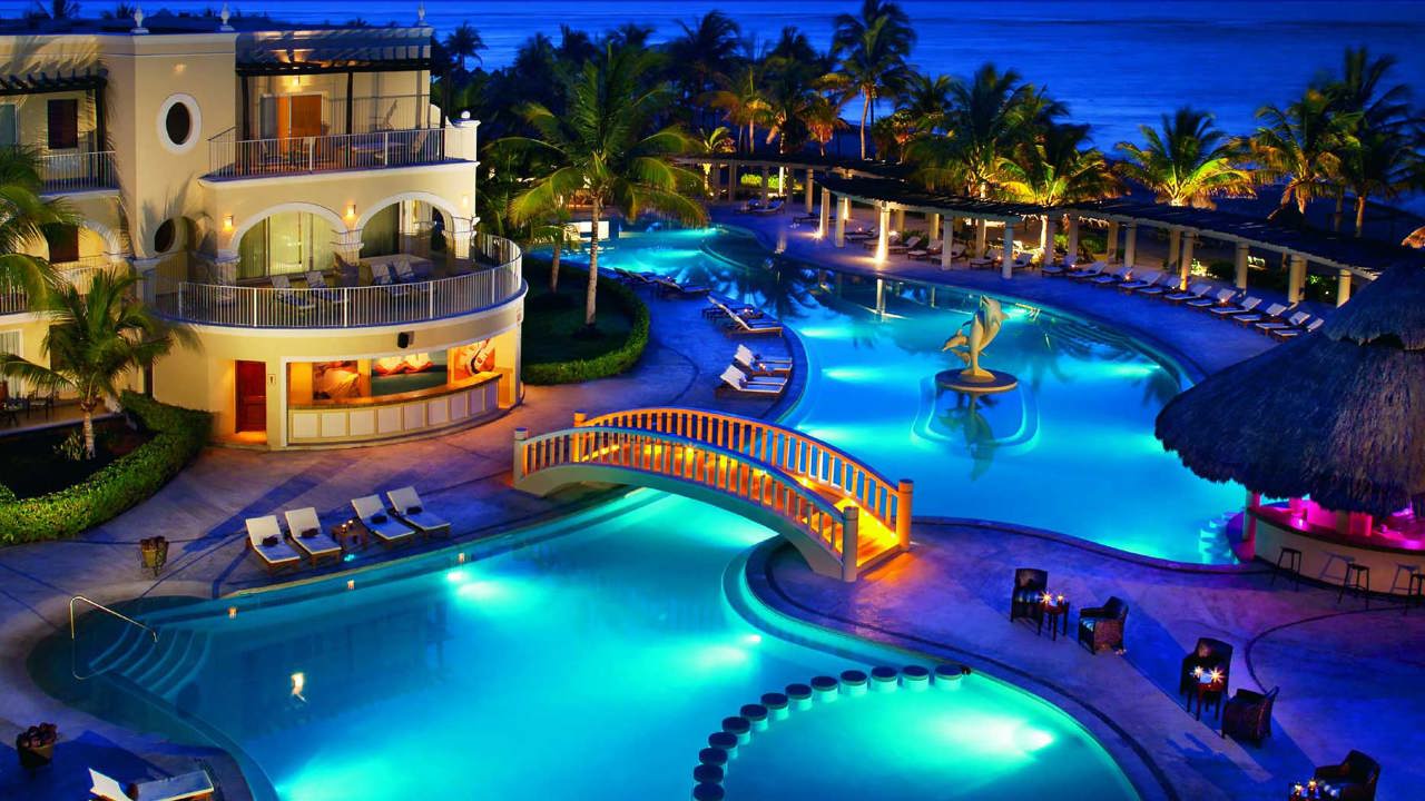 Pool Vertical Night