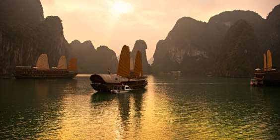 Vietnam - halong bugten_skib_02