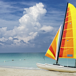 ... eller på Trinidad Peninsula, hvor der er god tid til afslapning på de skønne strande.