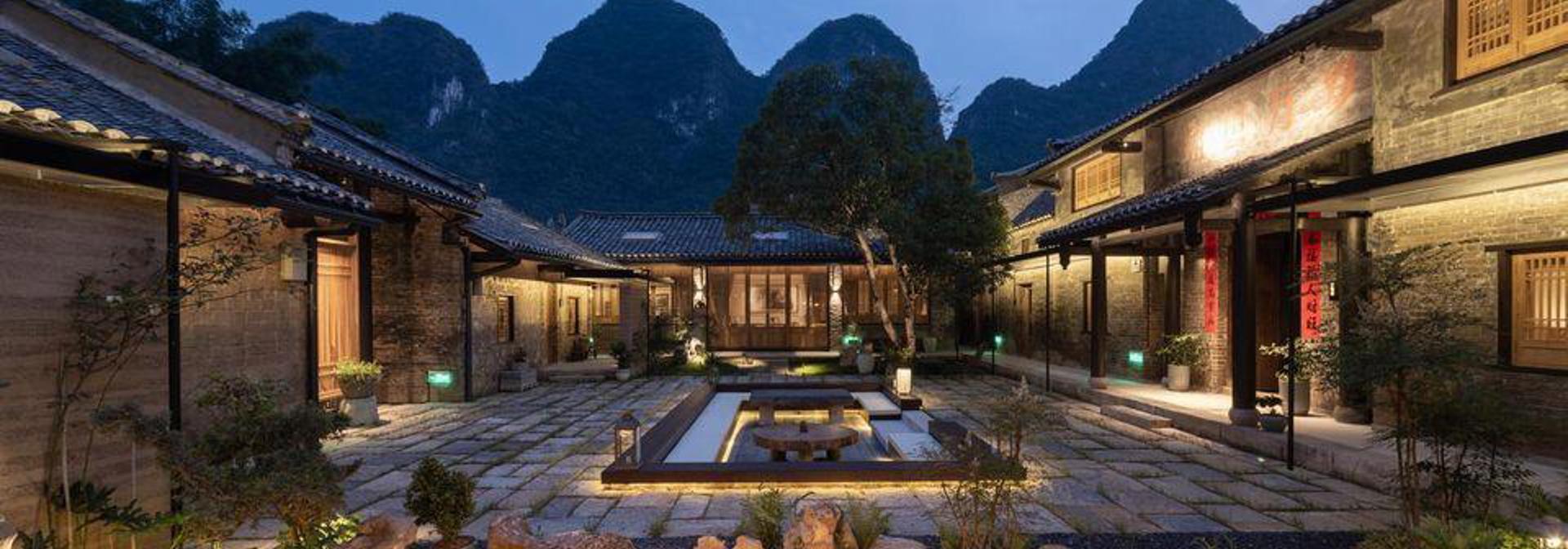 Governor's Mansion Courtyard Front