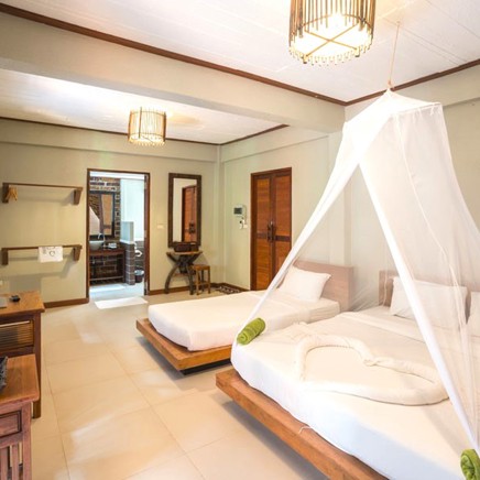Peter Pan Resort Pool Side Room 01
