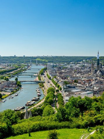 Næste dag vågner vi op i Rouen, som har...