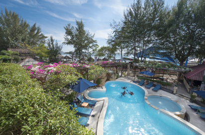 bali - gili-øerne - villa_almarik_pool_02